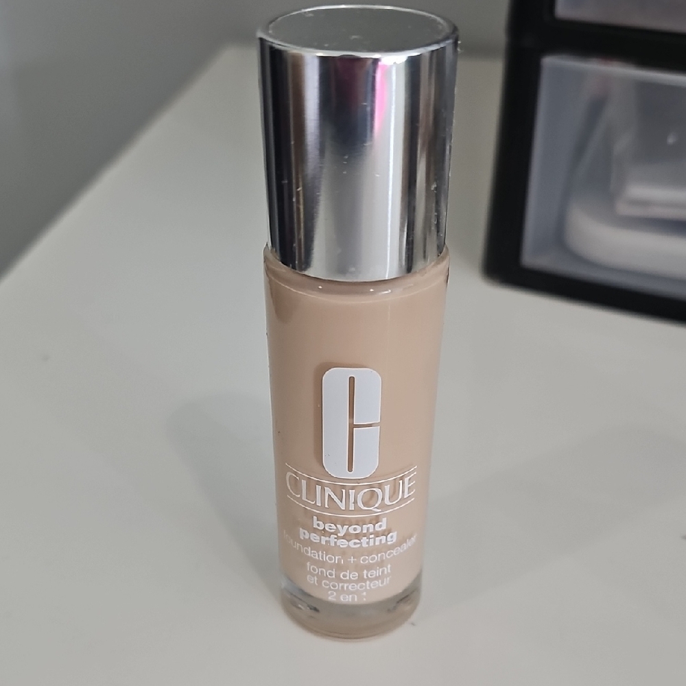 Clinique Beyond Perfecting Foundation - Wn01